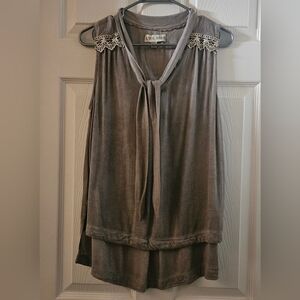 Knox Rose Sleeveless Blouse